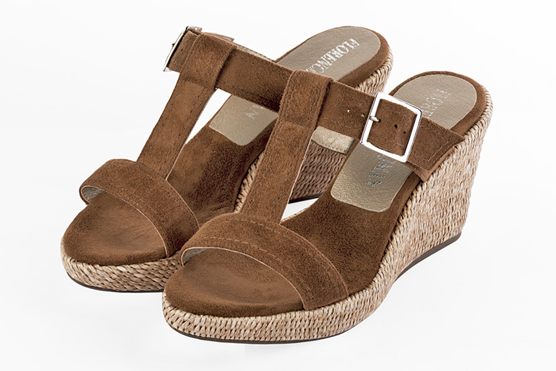 Caramel brown women's fully open mule sandals. Round toe. High wedge soles. Front view - Florence KOOIJMAN